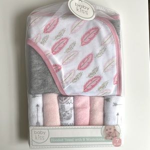Baby Kiss Hooded Towel with 6 Washclothes